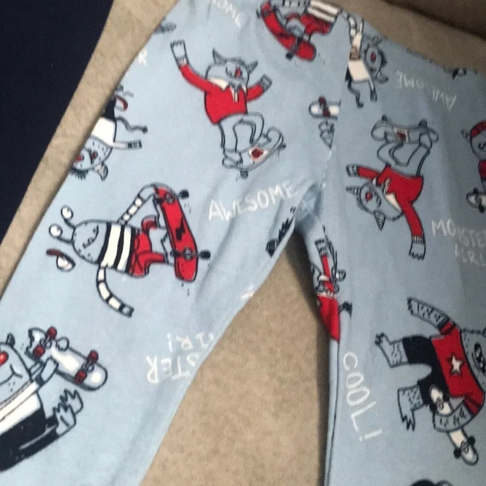 NWOT boy’s Carter’s Monster leggings 12mth